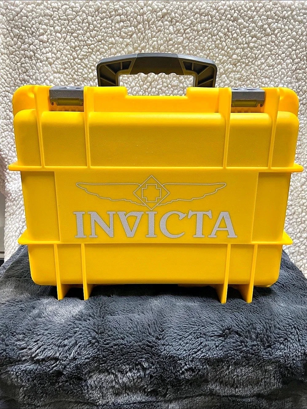 INVICTA 8-Slot Watch Collector Case